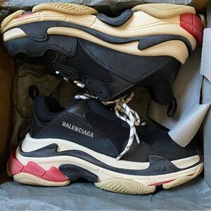 Balenciaga Men's Black and Pink Sneakers